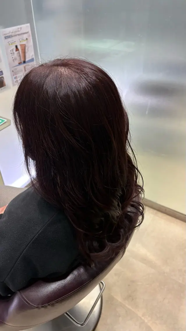 セミロング カラー レッドカラー 石川 果憐のヘアスタイル
