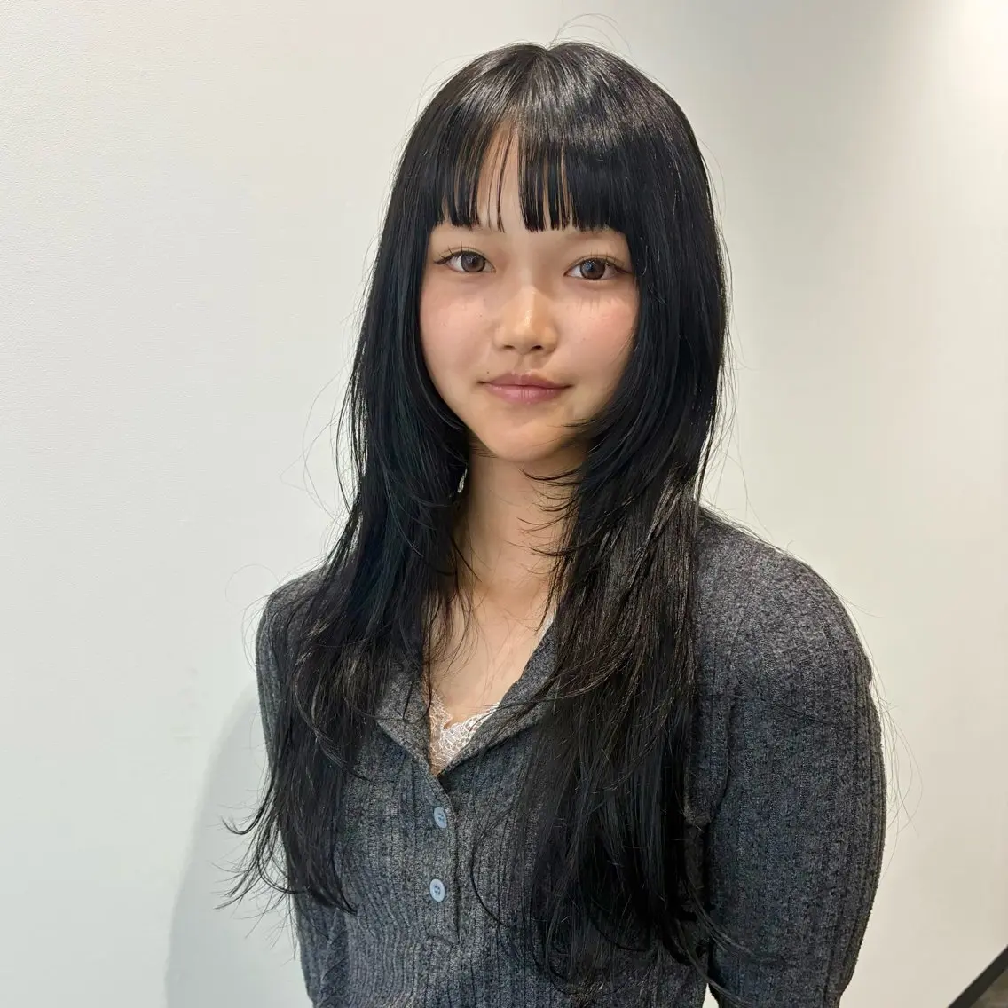 ロング レイヤーカット カット ヘアカラー トリートメント newi広島 tomokaのヘアスタイル