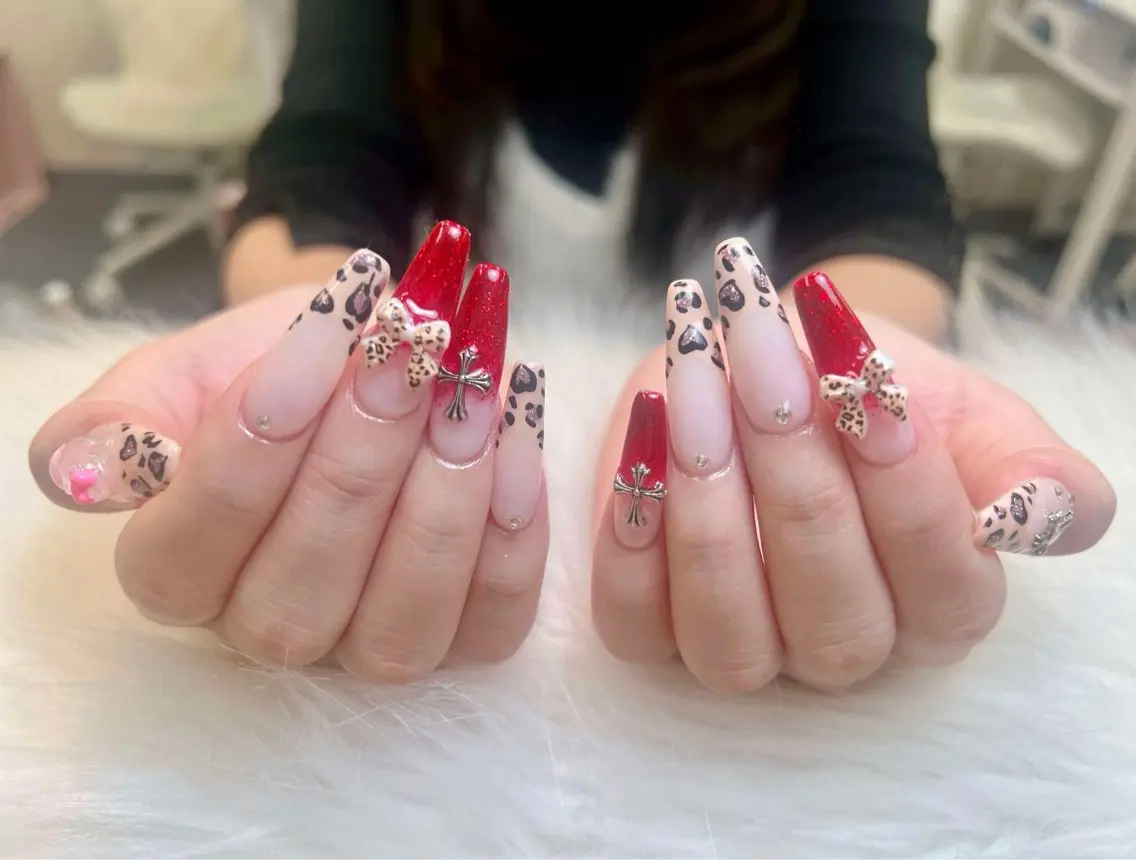 ネイル グラデーション キラキラネイル ワンカラーネイル 冬ネイル Jenn Nail Salonのネイルデザイン