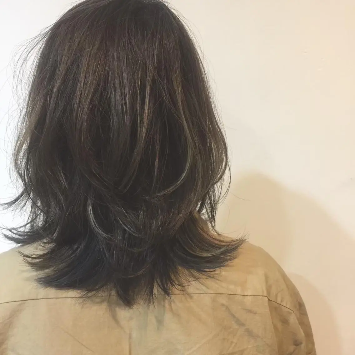 ミディアム カラー 小川 舜人のヘアスタイル