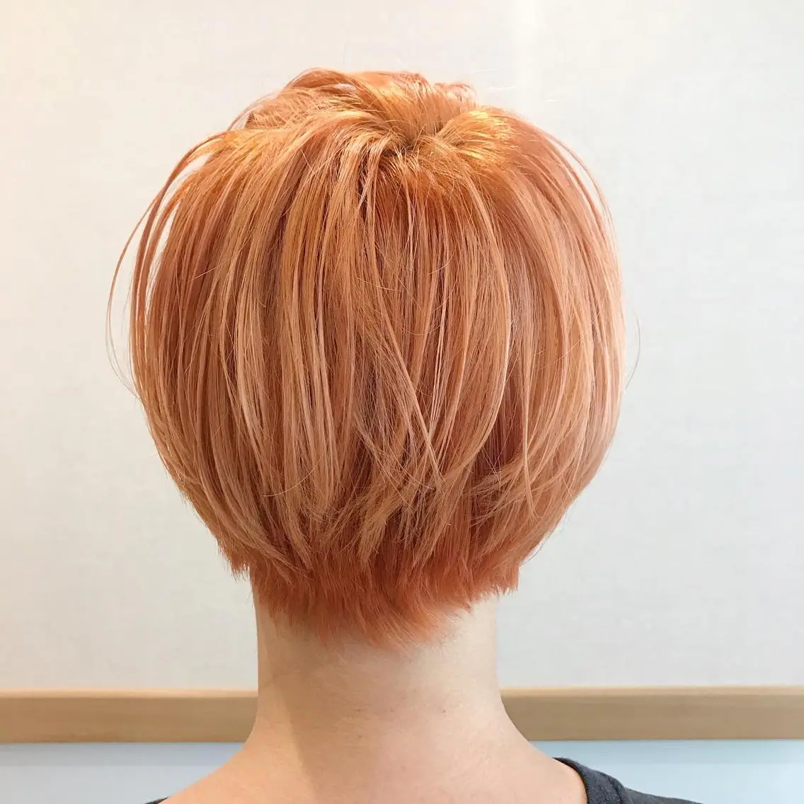 ショート カラー ブリーチ オレンジ ショートヘア ショートヘア💫 ハイトーン西田拓馬のヘアスタイル