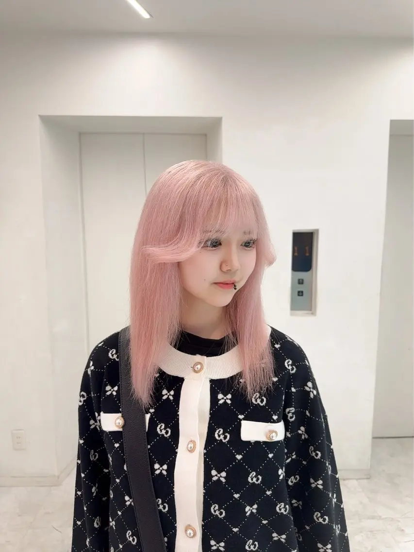 セミロング カラー ヘアアレンジ ヘアカラー トリートメント ヘッドスパ ヘアセット ウルフカット×ハイ トーン職人🤍ゆうひのヘアスタイル