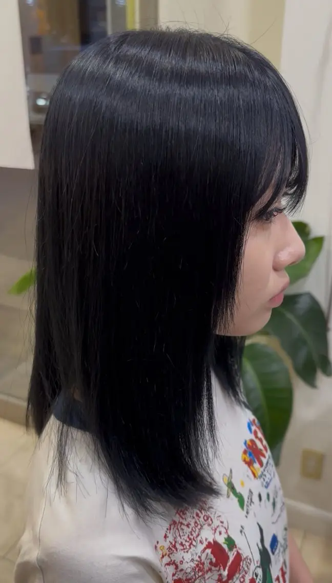 ミディアム カラー 黒髪 ブルーカラー ブルーブラック arika オケシ　リョウダイのヘアスタイル