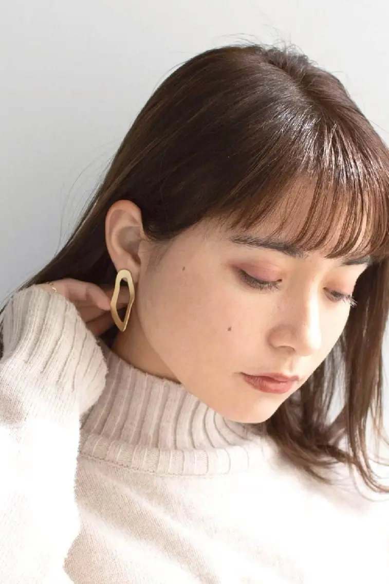 ミディアム 川瀬 由詩のヘアスタイル