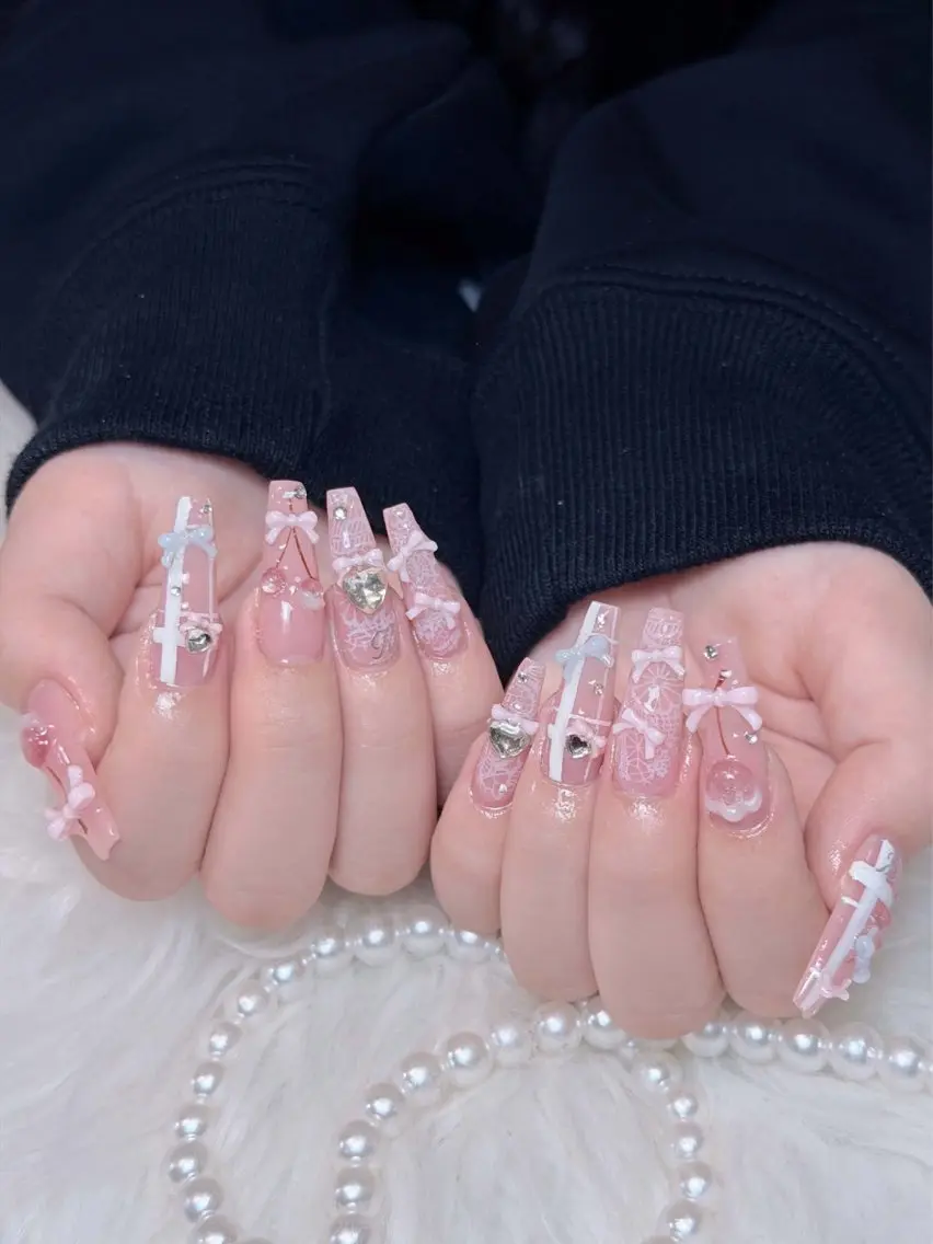 ネイル チークネイル ドット フレンチネイル グラデーション ハート ハンドネイル Julli NailStudioのネイルデザイン