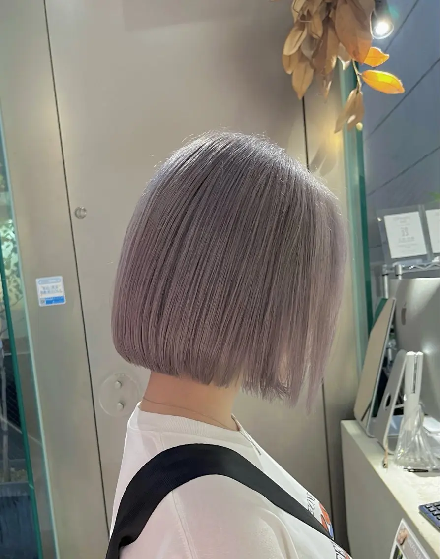 カラー ブリーチ ケアブリーチ ケアブリーチ レイヤーカットのヘアスタイル