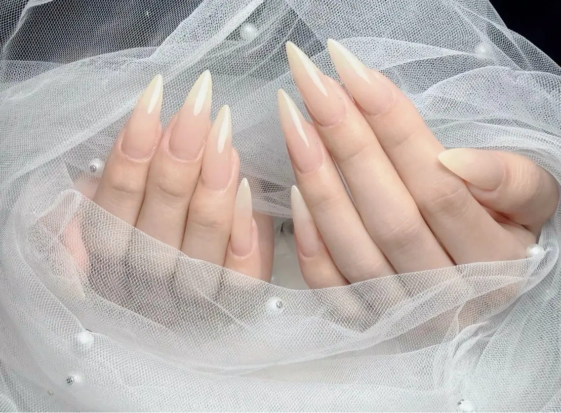 ネイル チークネイル 長さ出し フラッシュネイル フレンチネイル グラデーション ハンドネイル Lenie Nail Salonのネイルデザイン