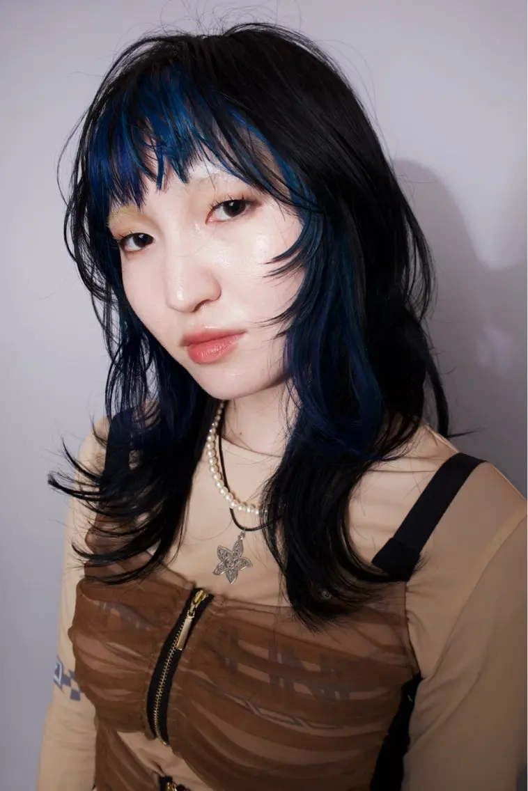 ミディアム ミストバング レイヤーカット カット 💫レイヤーカット 💫ブリーチ💫サキのヘアスタイル