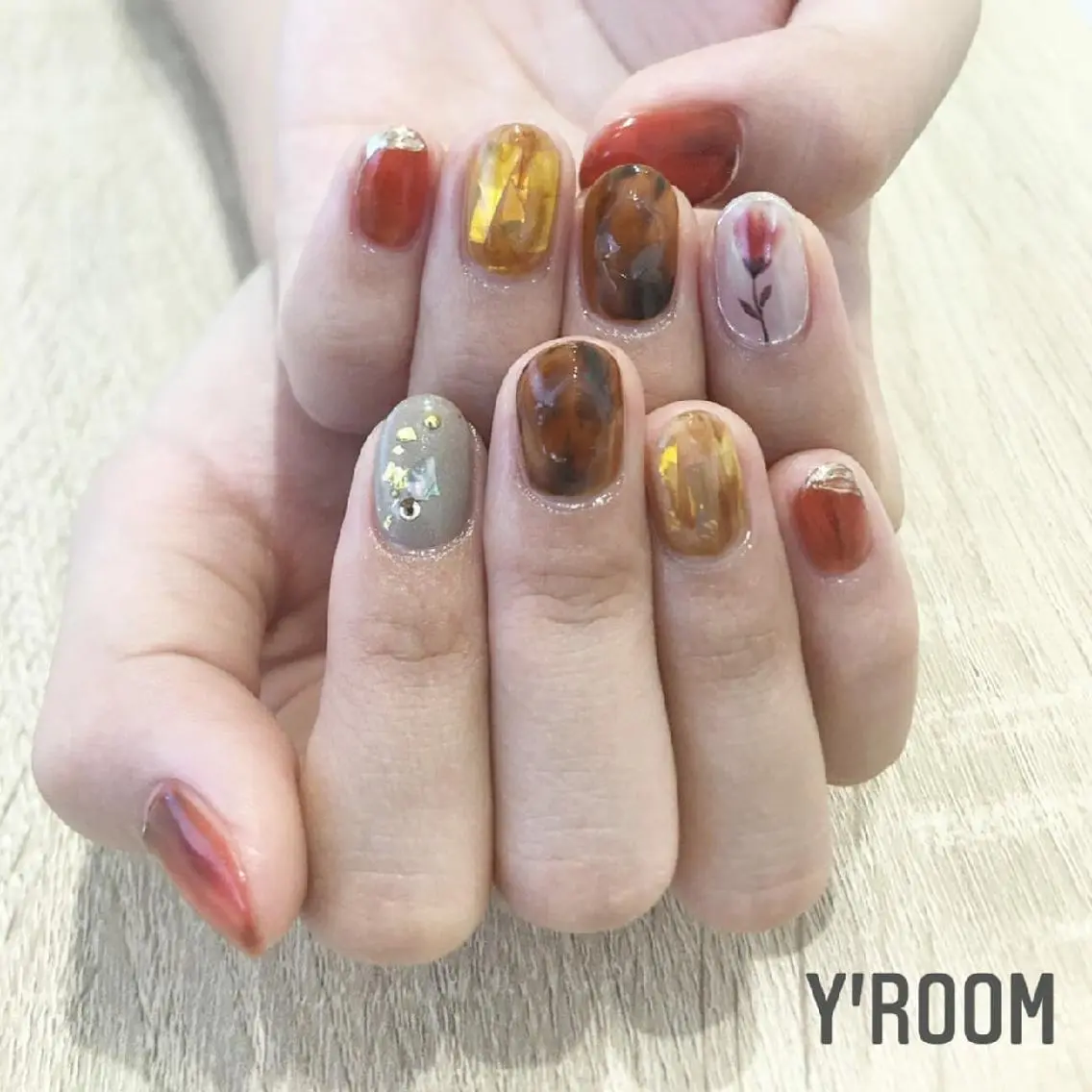 ネイル べっ甲ネイル ジェルネイル ニュアンスネイル ワンカラーネイル パラジェル ハンドネイル YUKA （ネイリスト）のネイルデザイン