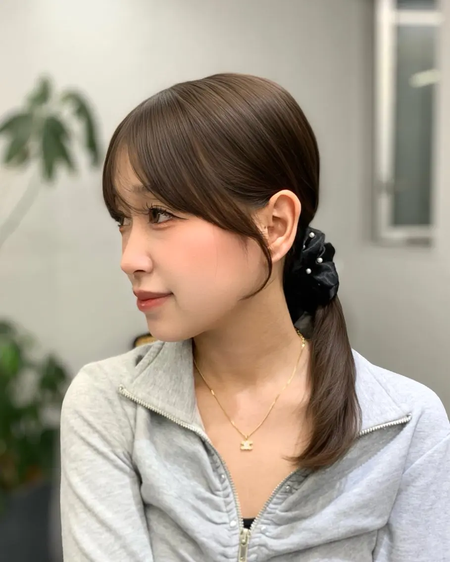 【梅雨時期必見✨】顔周りカット+ポイントストレートの写真