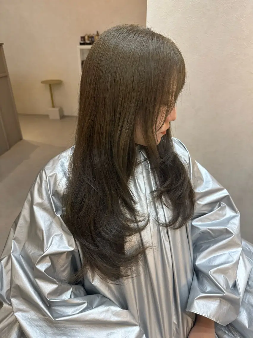 ロング カット ヘアカラー トリートメント AKI 🐉のヘアスタイル