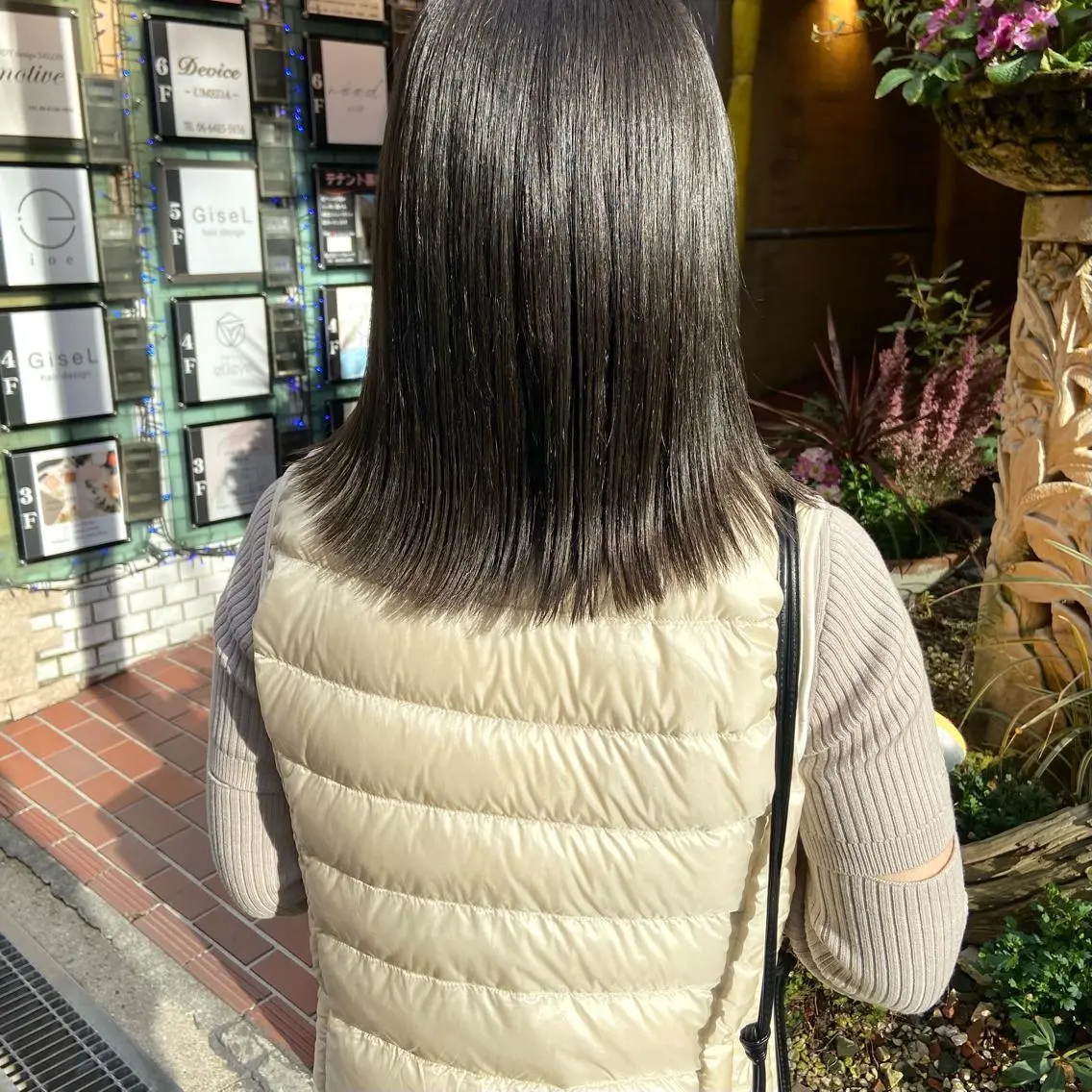 セミロング カラー ベージュカラー ブリーチ ケアブリーチ 透明感カラー ダブルカラー mai 🎀 / 梅田美容室のヘアスタイル