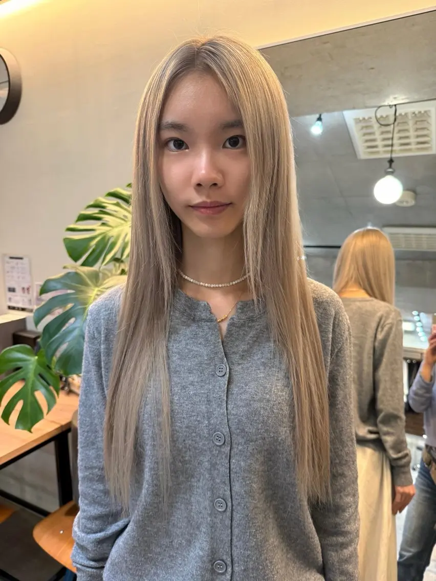 ロング レイヤーカット\ウル フ chinatsuのヘアスタイル