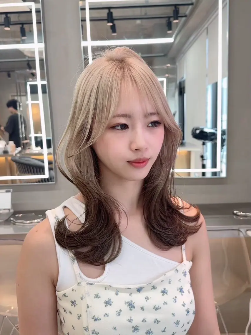 セミロング ヘアカラー 🪽ショウヤ🪽 /ブリなしダブル🌟のヘアスタイル
