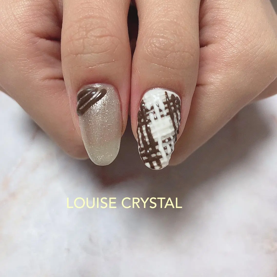 ネイル ハンドネイル LOUISE CRYSTALのネイルデザイン