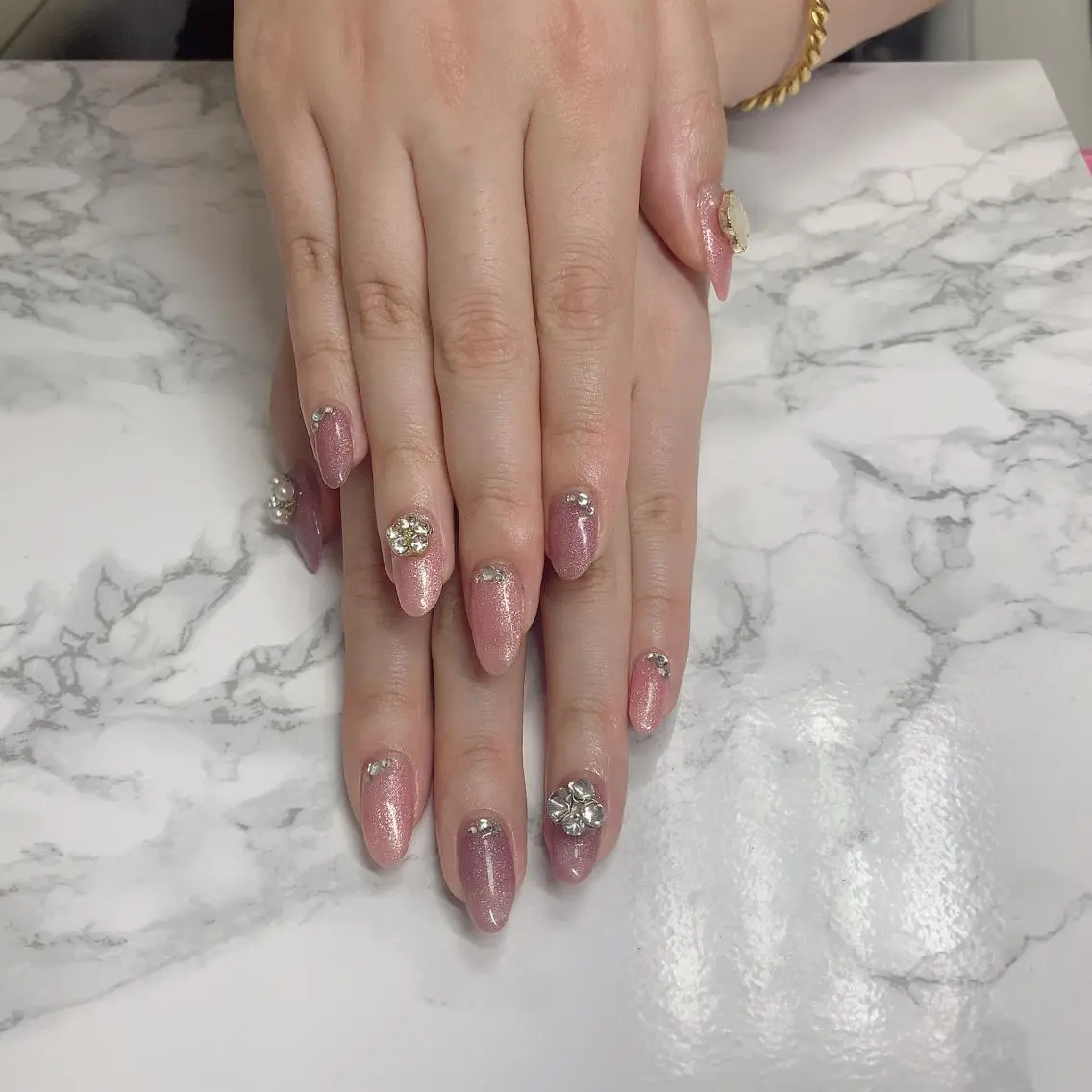 ネイル ハンドネイル はな💎ネイル ワンホン、長さ出しのネイルデザイン