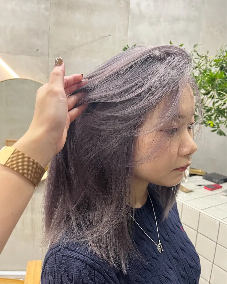 セミロング ヘアカラー 🤎𝐌𝐚𝐨⌇ お悩み解決美容師🤎のヘアスタイル