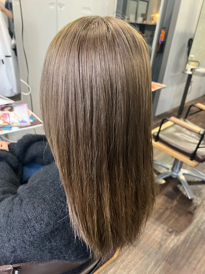 ロング カラー デザインカラー ハイライトカラー ハイトーンカラー ハイライト ヘアカラー トリートメント terra🌈大久保 睦美のヘアスタイル