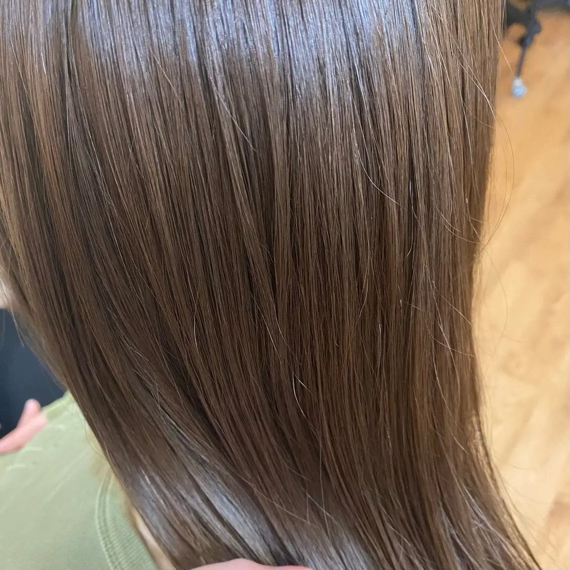 ミディアム カラー 渋谷 莉央のヘアスタイル