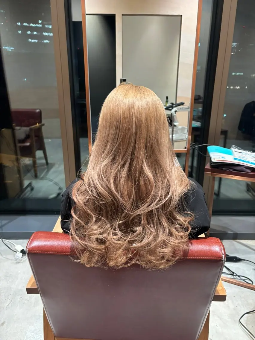 ロング ヘアカラー 艶カラー/ シオンのヘアスタイル