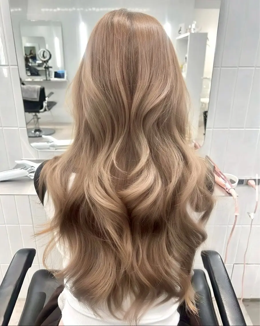 セミロング カラー ヘアカラー 🎀ミルクティー/ ブリーチ/花音🎀のヘアスタイル