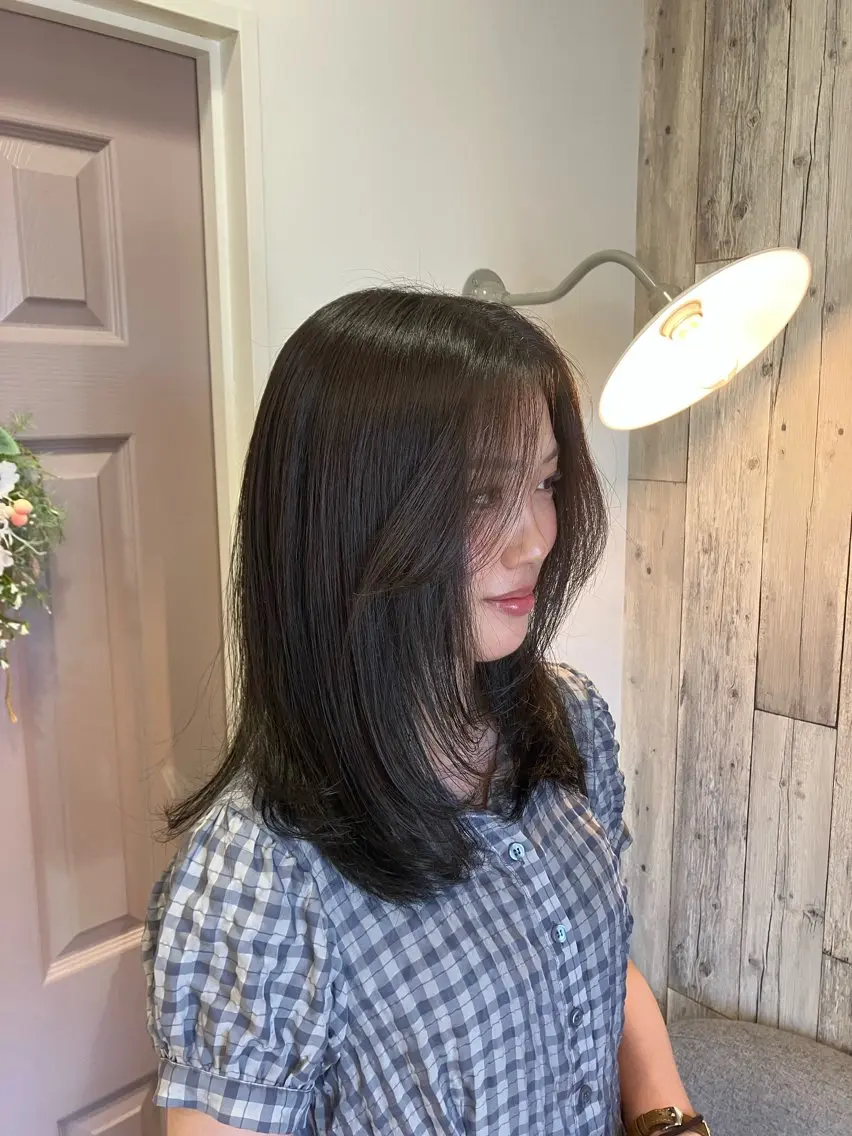 ミディアム カラー グレージュ オリーブグレージュ オリーブグレー オレンジ ヘアカラー 藤田 七海のヘアスタイル