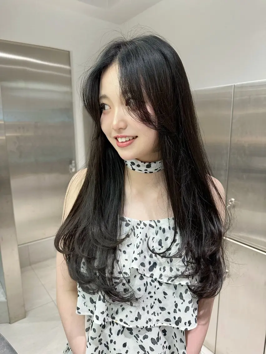 ロング レイヤーカット 佐渡優 365連勤する美容師のヘアスタイル