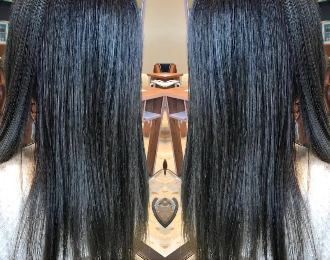ロング カラー 湯浅  隆のヘアスタイル
