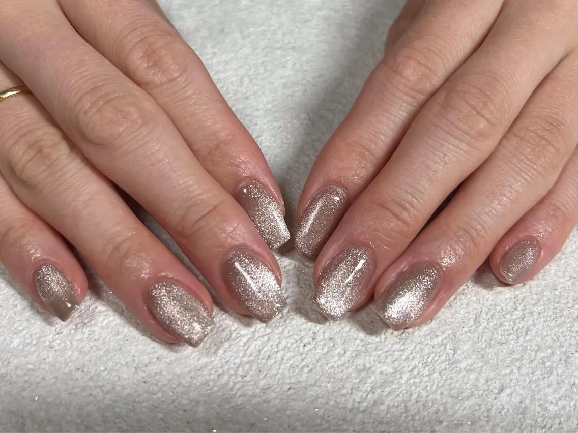 ネイル オーロラネイル フラワーネイル フットネイル フレンチネイル ジェルネイル ハンドネイル mogunail &blowのネイルデザイン