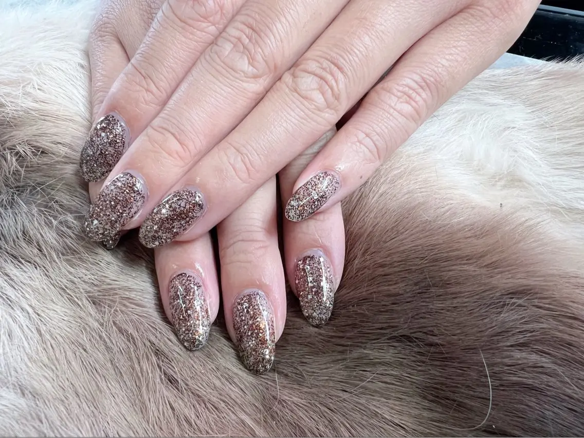 ネイル キラキラネイル ワンカラーネイル CARIS nailはづきのネイルデザイン