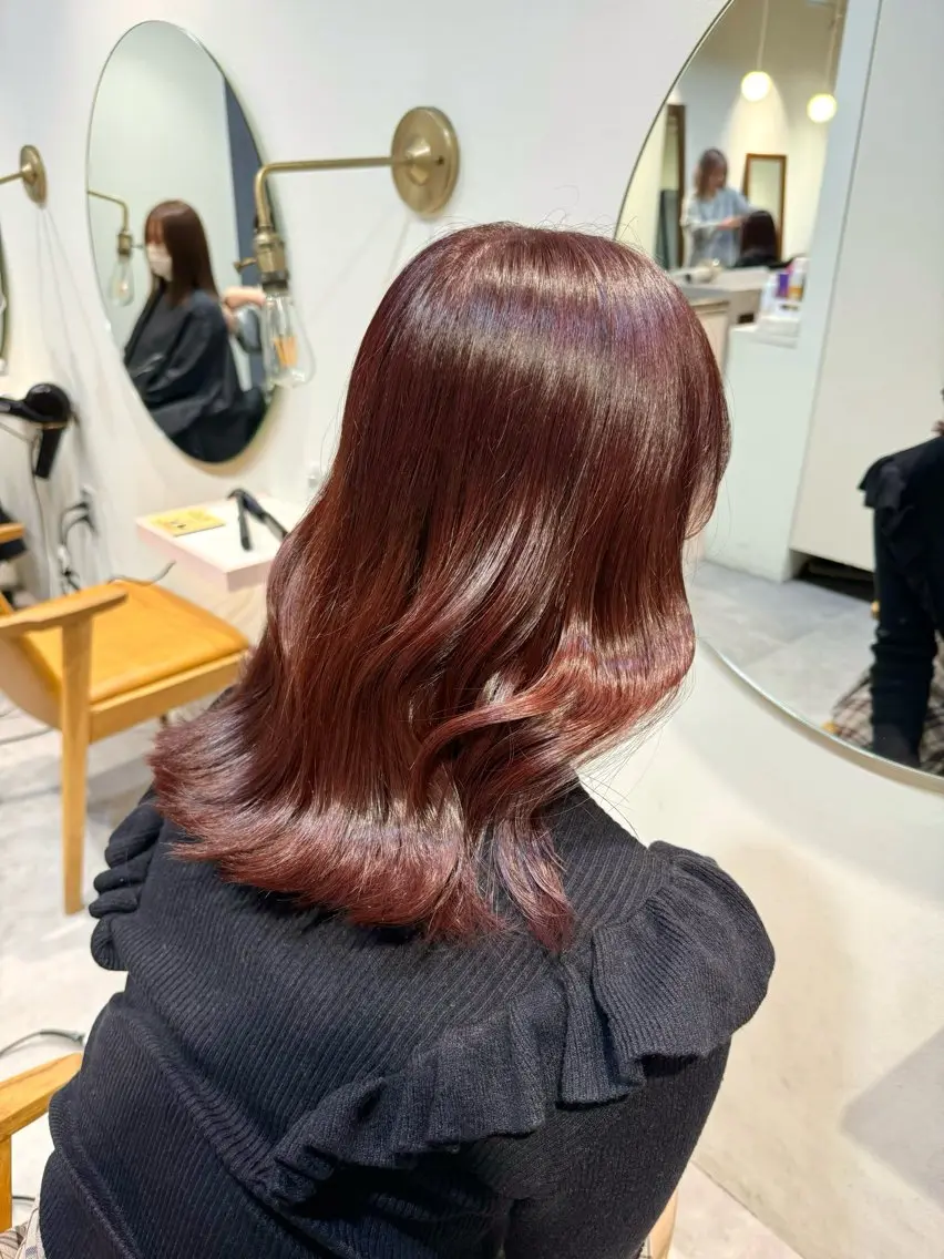 セミロング カラー ブリーチ ブリーチなしカラー レッドカラー ayaka♡ 柔らかカラーのヘアスタイル
