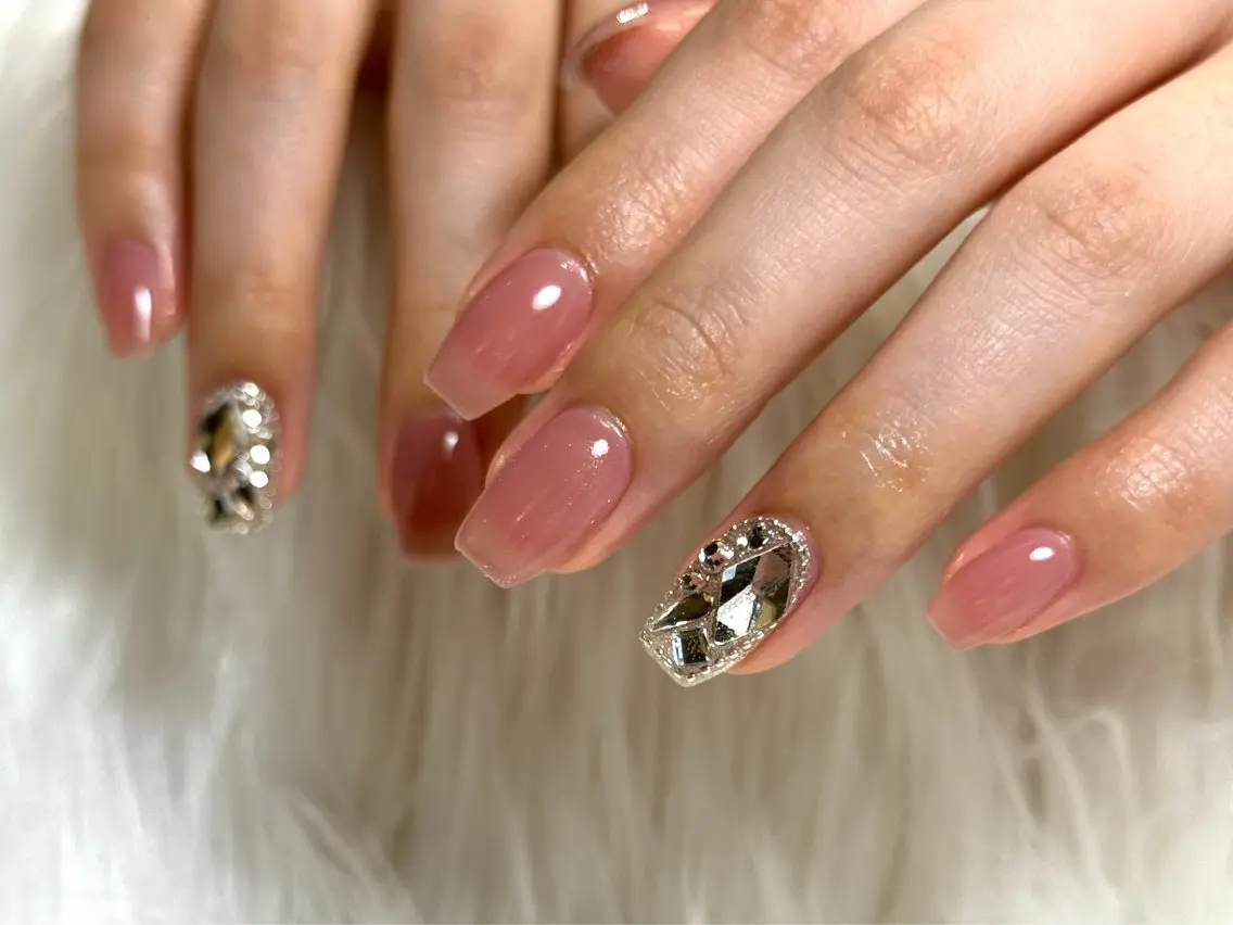 ネイル キラキラネイル ワンカラーネイル ハンドネイル aneu. -アヌ- 💅🫧reinaのネイルデザイン