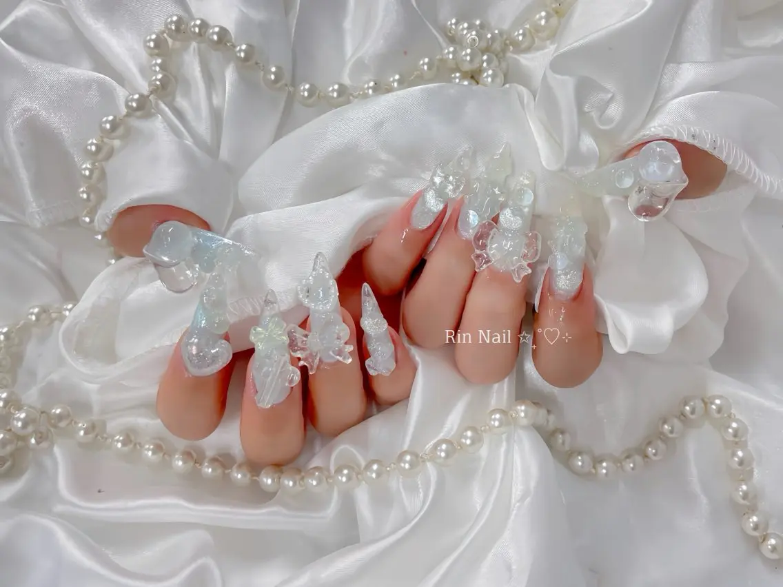 ネイル オーロラネイル チークネイル 桜ネイル クリアネイル ドット ハンドネイル Rin Nail 新大久保店のネイルデザイン