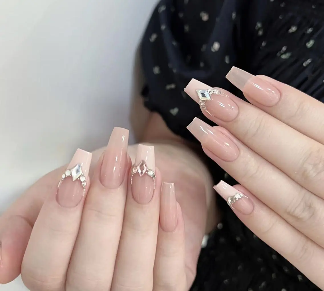 ネイル ハンドネイル ハンドケア 🍑 momo_nailのネイルデザイン
