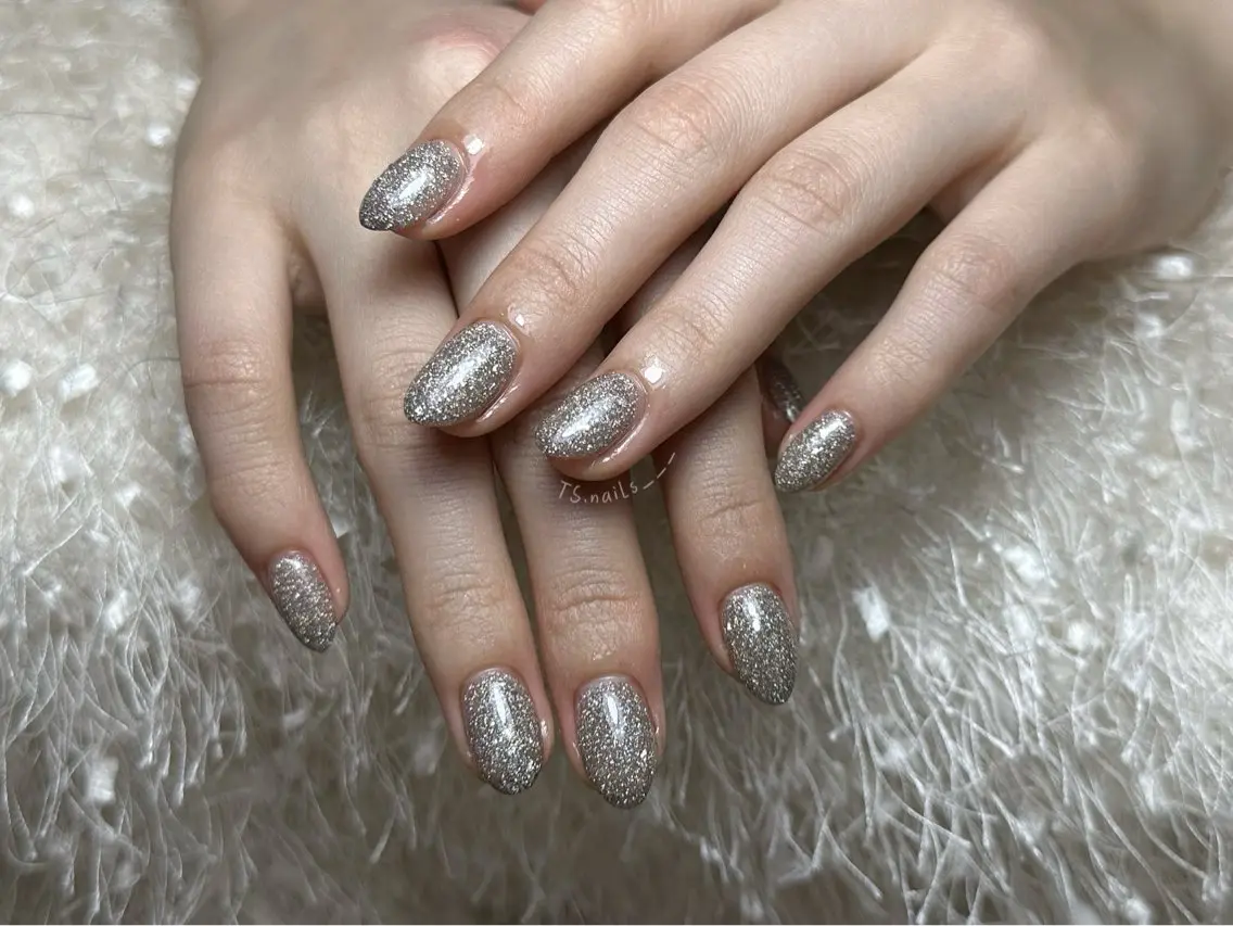 ネイル キラキラネイル マグネットネイル 持ち込み シンプルネイル ハンドネイル ハンドケア TS. nails___のネイルデザイン
