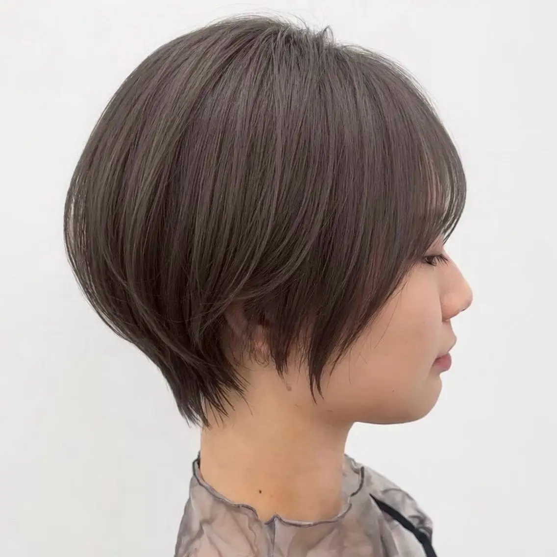 ショート カラー 内大久保 列夏のヘアスタイル
