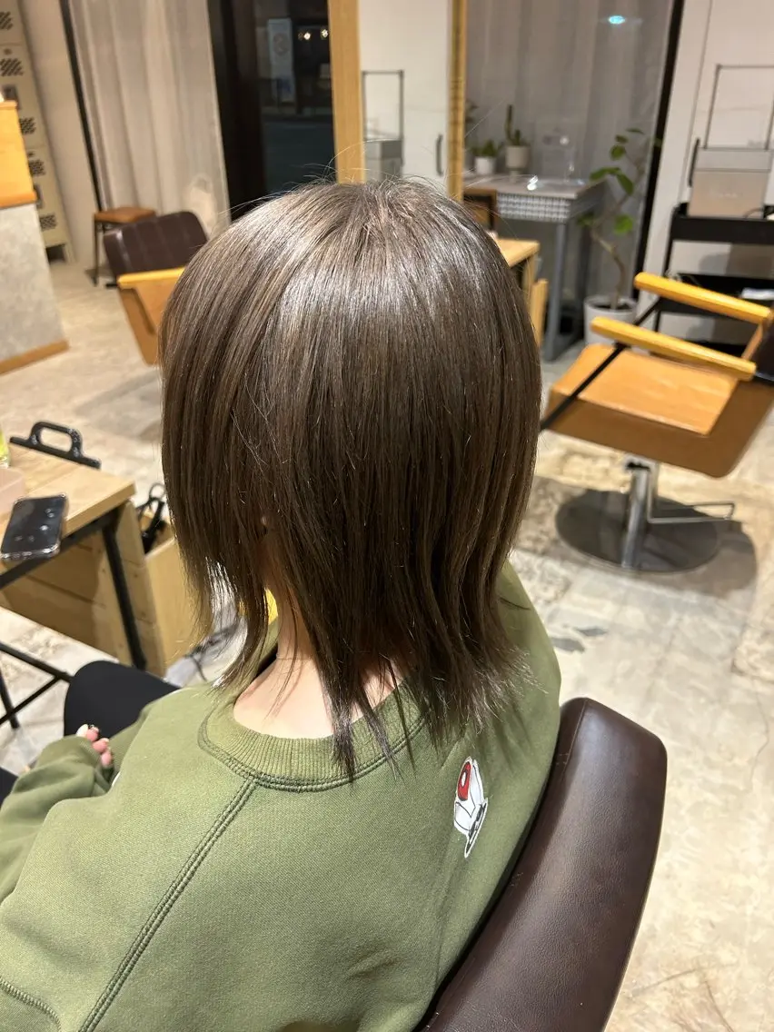 ミディアム カラー ベージュカラー ブリーチ Romy まるのヘアスタイル