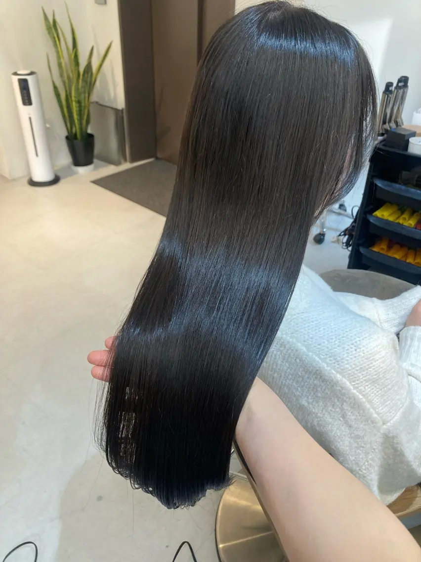 ロング ✨色持ちの良い艶 カラー✨蟹江真世のヘアスタイル