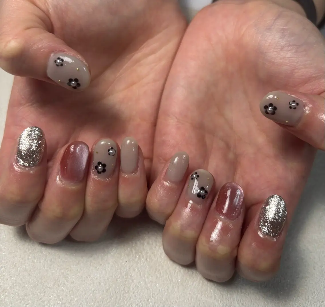 ネイル オーロラネイル 桜ネイル フラワーネイル フットネイル フレンチネイル kiki nail たまプラーザのネイルデザイン