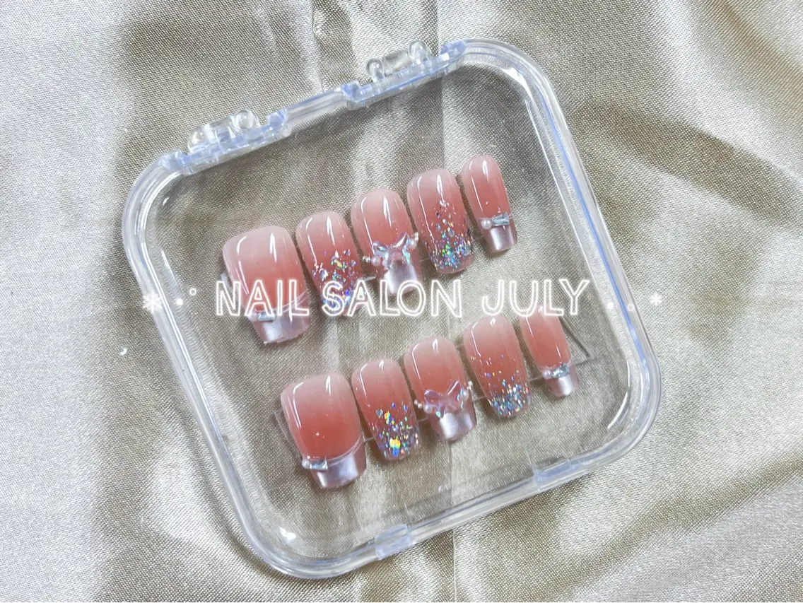 ネイル アートネイル オーロラネイル ジェルネイル ガーリー キラキラネイル ハンドネイル July Salonのネイルデザイン