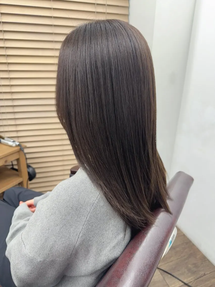 セミロング カラー カシス レイヤーカット カット ヘアカラー トリートメント ハイライト⭐️上野 高広のヘアスタイル