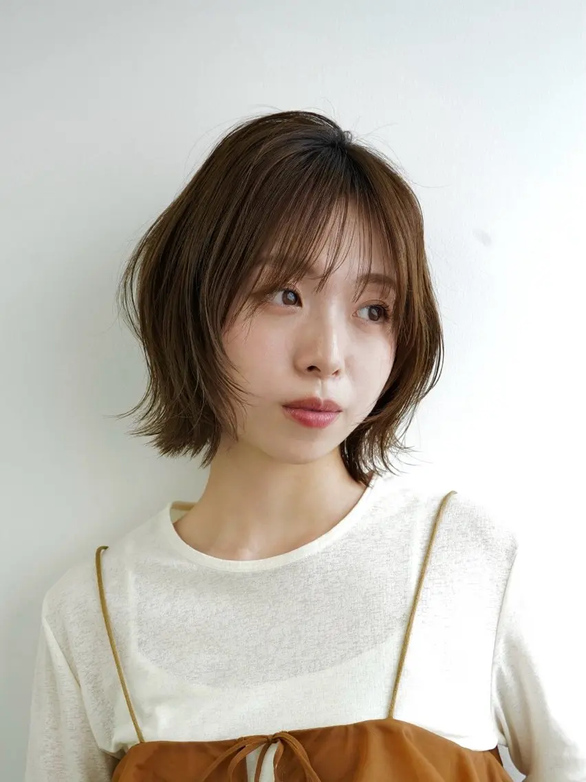 ショート カラー 透明感カラー 顔周りカット ハッシュカット 韓国風ヘア レイヤーカット カット ヘアカラー トリートメント オチ アヤミのヘアスタイル