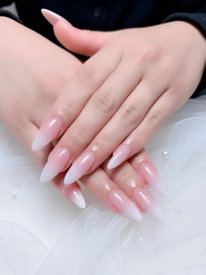 ネイル 韓国ネイル マグネットネイル 持ち込み ニュアンスネイル シンプルネイル ハンドネイル Huyn Nail Shinjyukuのネイルデザイン