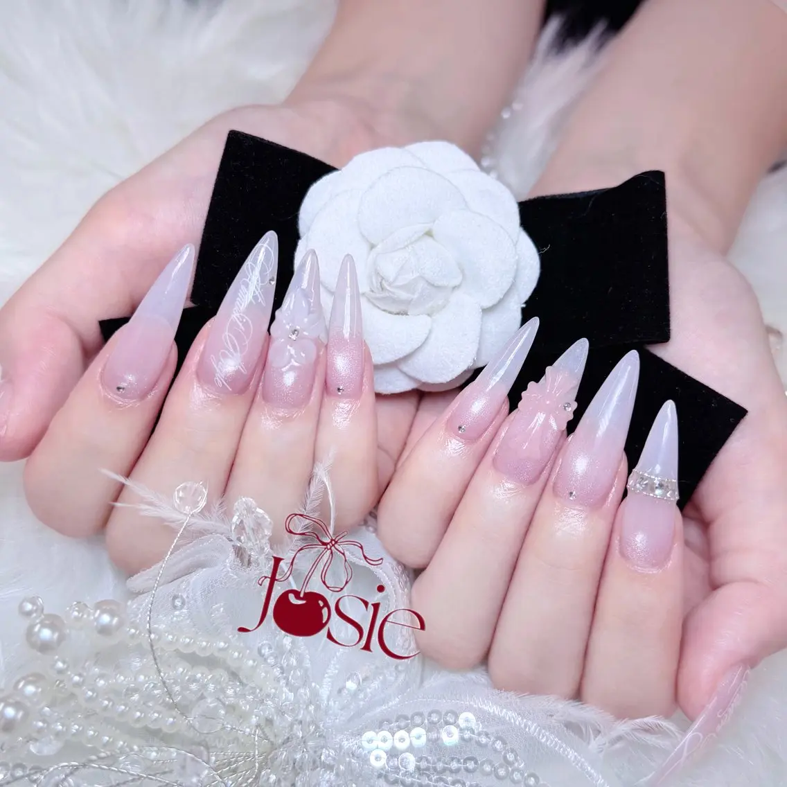 ネイル フレンチネイル ガーリー ガラスフレンチ 氷ネイル・うるうるネイル キラキラネイル ハンドネイル JOSIE nail studioのネイルデザイン