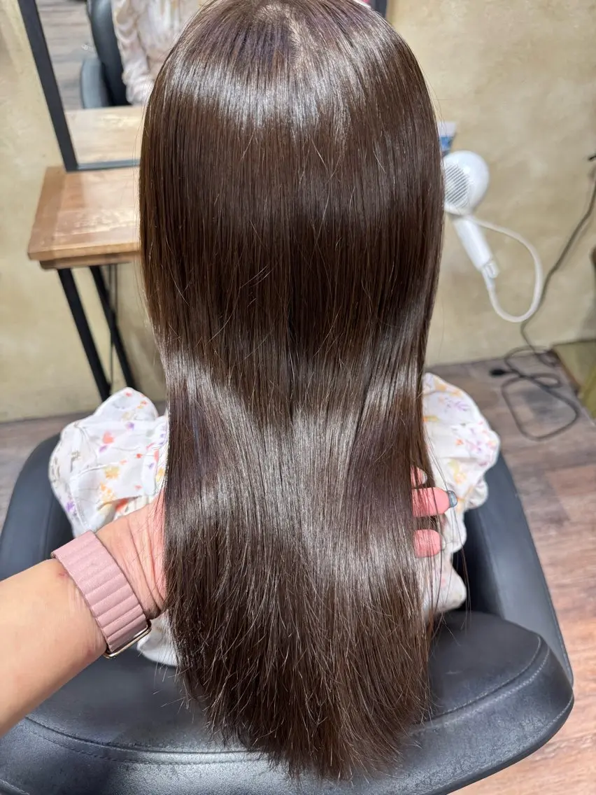 セミロング カラー ヘアカラー 艶カラー🎀 YUUKAのヘアスタイル