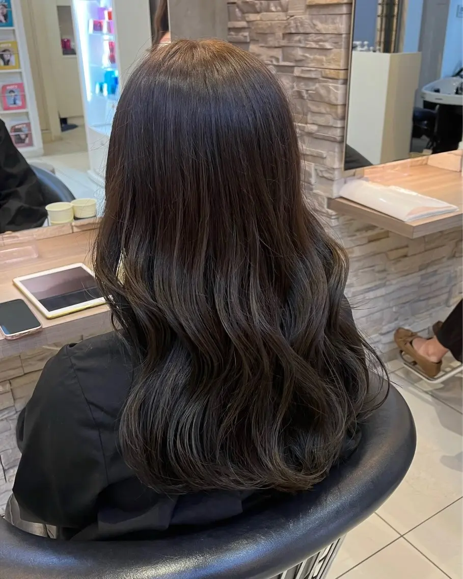ミディアム カラー カット ヘアカラー トリートメント 透明感カラー/ くびれヘア/館岡俊平のヘアスタイル