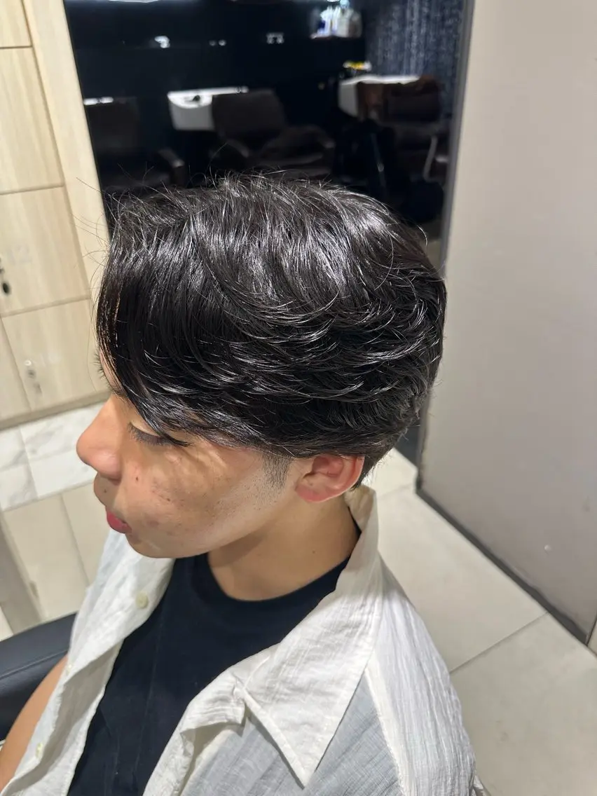 メンズ フェザーパーマ メンズパーマ カット パーマ メンズ特化美容師💠 / 関内 / レンのヘアスタイル