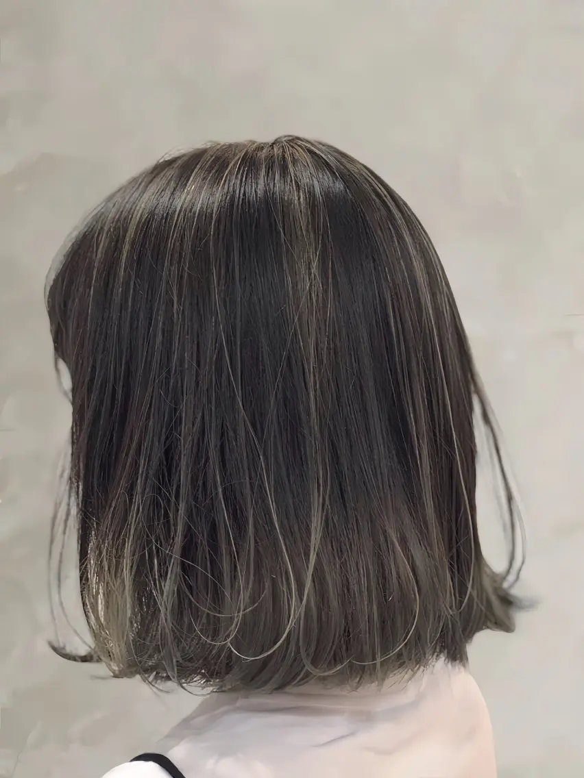 ミディアム カラー ハイライトカラー ハイライト 似合わせカットカラー 🌿つじおかるみのヘアスタイル