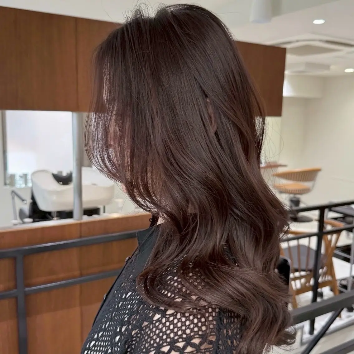 セミロング カラー ヘアアレンジ 内大久保 列夏のヘアスタイル