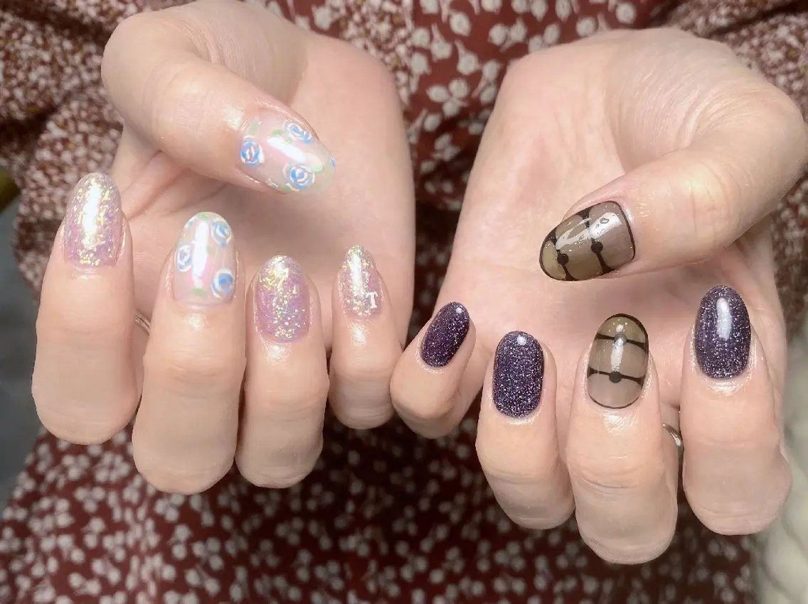 ネイル チークネイル フレンチネイル ジェルネイル ガラスフレンチ キラキラネイル ハンドネイル UM Nail Salonのネイルデザイン